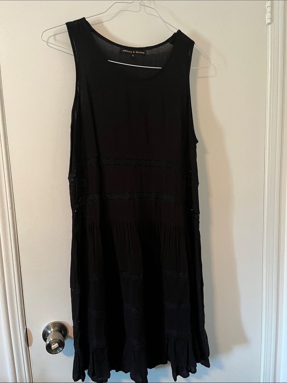 Black Sleeveless Tiered Midi Dress